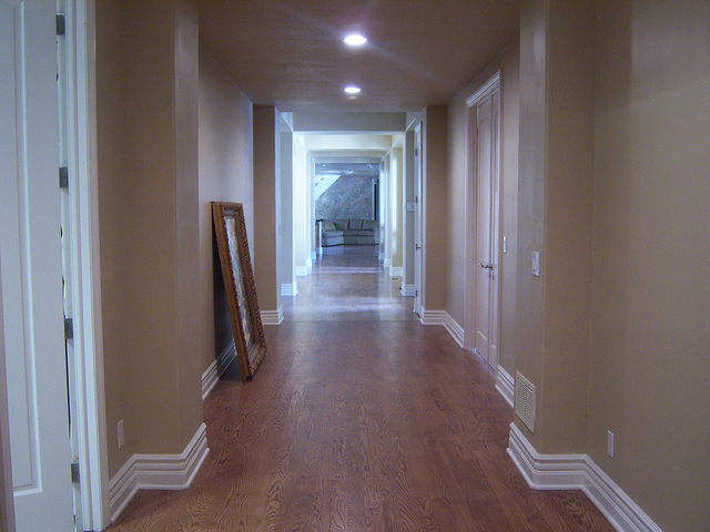 How To Design A Narrow Hallway, How To Lay Laminate Flooring In A Narrow Hallway